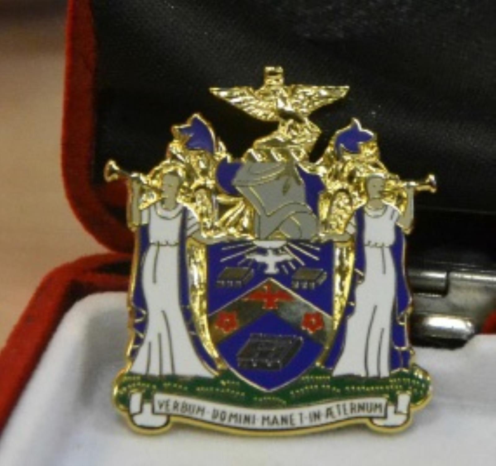 Silver Cufflinks Bar and Chain Fastening, oval in shape with Stationers’ Company Crest
